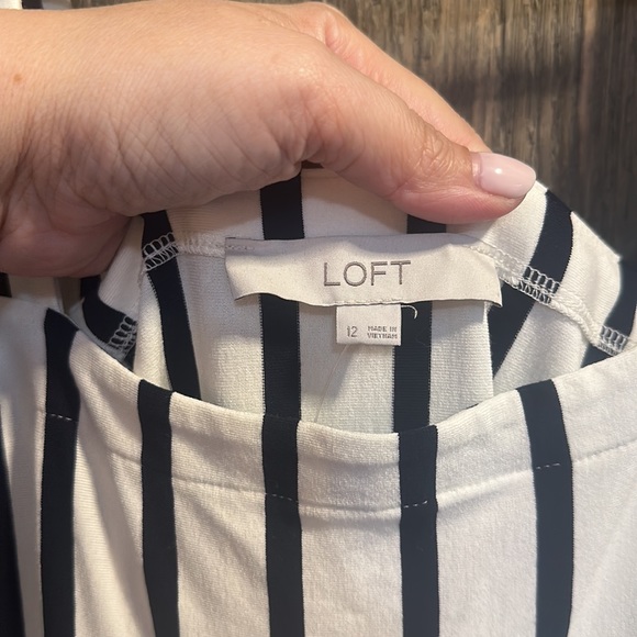 Loft White & Black Tiered Stripe Shift Dress  size 12 worn twice - Picture 7 of 7